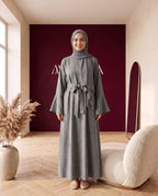 Abaya mit Gürtel und Volantärmeln Dunkelgrau – Vorderansicht