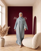 Musselin-Abaya mit Khimar Blaugrau – In Bewegung