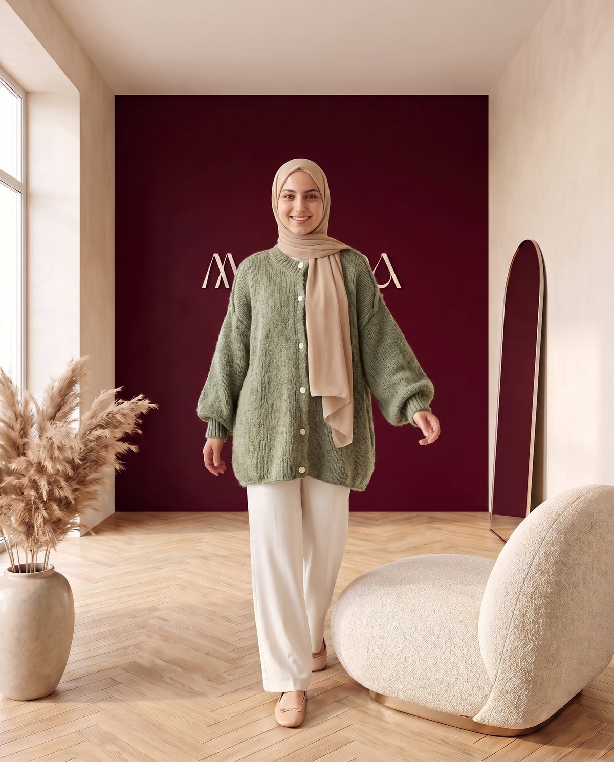 Oversize Strickcardigan Salbeigrün – in Bewegung