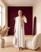 Ärmelloses Unterkleid Weiß – Dreiviertelansicht