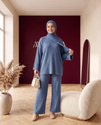 Strick-Zweiteiler Pullover und Hose Blaugrau – Dreiviertelansicht